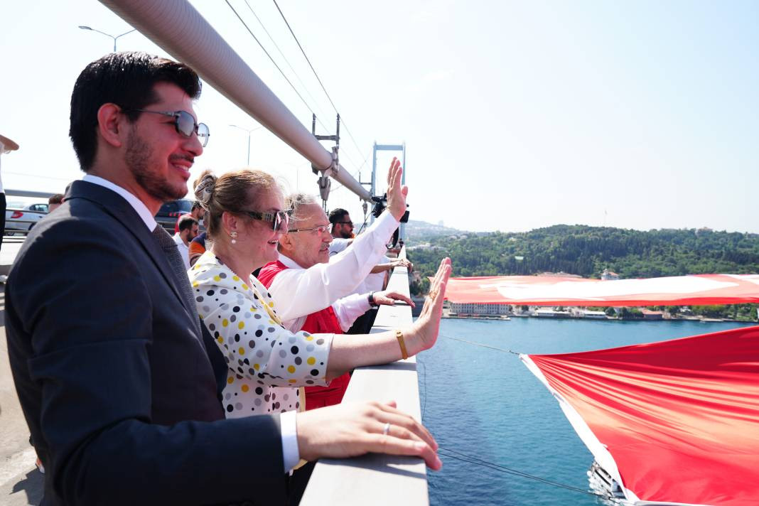 İstanbul'daki köprülere Türk bayrağı asıldı - Resim: 15